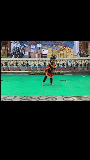 Tari Semut: Gerakan Tradisional 'Sekedung Ding Padung Ding'