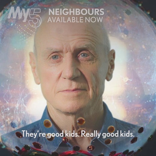 Yes, that really is Jim Robinson in a bauble. Best. Christmas. Ever. 🙌 | Channel 5