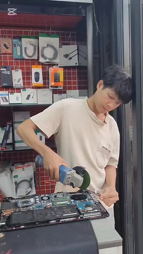 Logi Computer នៅលើ TikTok