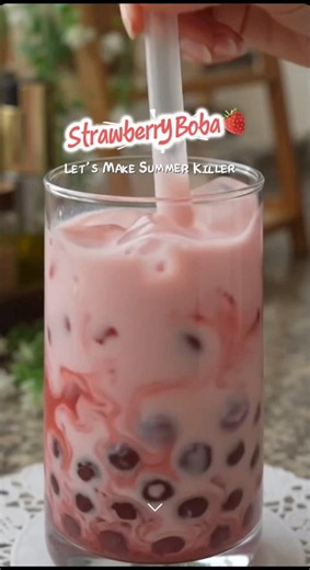 Creamy Strawberry Bubble Tea | Easy Summer Drink Recipe 🧋#shorts #bobatea #summerdrink er