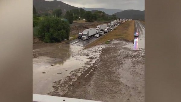 Colorado crews continue work to clear mudslide debris covering I-70 in Garfield County