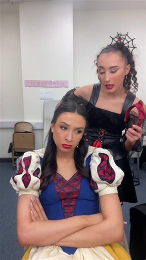 Diva Snow White: A Pantomime Performance Journey
