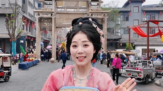 读懂一座城，从逛早市开始。东关大街烟火气里，藏着生活最本真的样子！#瀍河早市 （来源：区融媒体中心/许红丽）