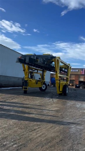 Built different. Moves different. The Combilift-SC Series is the slickest straddle carrier around with its three-wheel design, making it able to handle tight spaces with ease. cc: Combilift | Taylor Northeast