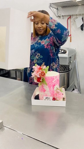 23K views · 2.6K reactions | We now have our boxes in different beautiful styles  . . Making your event a memorable one is our priority  Call / Whatsapp +234 703 190 8291 +234 805 976 7686 , +234 708 629 0623 . #dripplescakes | Dripples Cakes | Facebook