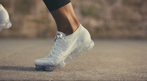 81K views · 1.2K reactions | この一歩が、エア マックス30年の歴史と未来をつなぐ。最新技術が結集したナイキ...