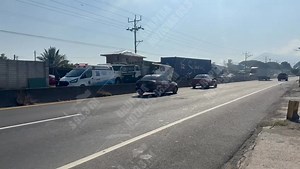 NACIONALES GRUPERA NOTICIAS: Se reporta accidente de tránsito en carretera de San Salvador a Sonsonate, por Ateos. | Grupera Noticias 93.3 FM