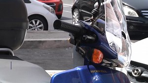 62K views · 1K reactions | L’appello accorato di una madre. Ieri sul litorale qualcuno le ha rubato il casco del figlio morto in un incidente stradale. Ora chiede di essere aiutata a ritrovarlo | Canale 10 | Facebook