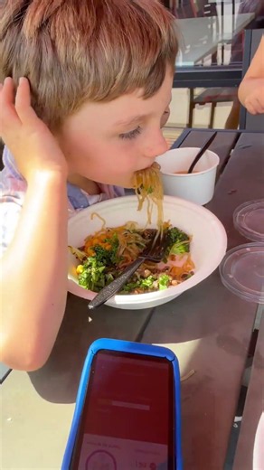 Dexcom Warriors - Dexcom Warrior ZZ and the E Family, Dining with Dexcom G7