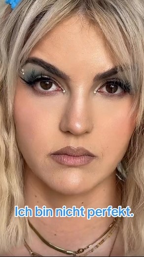 INA 懶 on Instagram: "I‘m not perfect 曆"