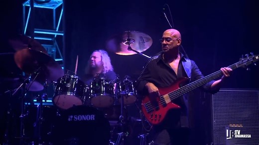 73K views · 2.6K reactions | Joe Bonamassa Official - "Bird On A Wire" - Beacon Theatre Live From New York Follow or stream Joe here: https://joeb.me/FolloworStreamJB | Joe Bonamassa | Facebook