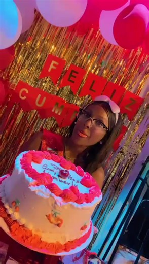 Videos de beyverlyn🍒❤️‍🔥 (@beyverlyn) con “sonido original - 💸”