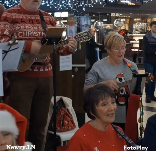 FESTIVE STRUMMING: THE YEW TREE UKES BRING CHRISTMAS CHEER TO NEWRY Newry.LN on our Saturday travels through the Buttercrane Centre, Newry took a moment to stop and enjoy the festive atmosphere created by the Yew Tree Ukes The group has been spreading incredible holiday spirit throughout the shopping mall, and we were lucky enough to catch them on video performing a lively rendition of Slade’s 1973 classic, "Merry Xmas Everybody." ​Beyond the music, the Newry-based ukulele group is playing for a