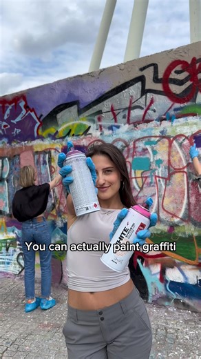 Create Your Own Graffiti Art in Berlin