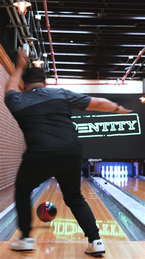 Kevin Kawaoka, Business Operations Manager at Nike WHQ, rolls the Belmo x Storm IDentity 🤩 | Storm Bowling