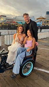 summer break with @chloeveitchofficial & @harryjowsey #toohottohandle #netflix #justinbieber | etrikekaraoke