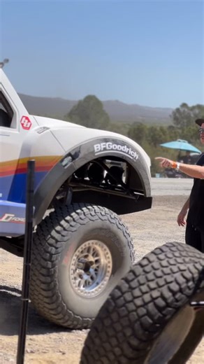 Team McNeil Racing is making their pit stop at RM 66 ready to keep pushing hard in the Baja 400 🔧 Head over to our website and catch all the action LIVE on the official SCORE BAJA 400 broadcast! @bfgoodrichtires @Ford @methodracewheels @sylvaniaautomotive @vpracingfuels @polarisrzr @optimabatteries @autozonemexico @ruggedradios @kingshocks @lasernut #scoreinternational #worlddesertchampionship #ensenada #bajacalifornia #survivingbaja #baja400 #baja1000 | SCORE International