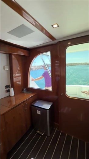 Yacht interior walkthrough of a 2021 Hatteras 65GT Sportfisher with Kusler Yachts.