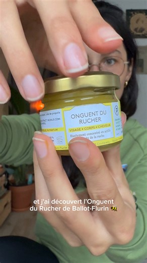 🌿 Découvrez les secrets de la ruche avec Ballot-Flurin ! 🌟 ✨ Onguent du Rucher : Un baume multifonction, riche en propolis et cire d’abeille, pour apaiser et protéger votre peau. Idéal pour les peaux sèches, irritées ou abîmées. 🐝 🍯 Pollen de Châtaignier Français : Boostez votre vitalité avec ce super-aliment naturel ! Riche en nutriments essentiels, il soutient votre énergie et renforce vos défenses naturelles. 💪 Avec nos préparations, vous profitez des bienfaits de la nature dans leur for