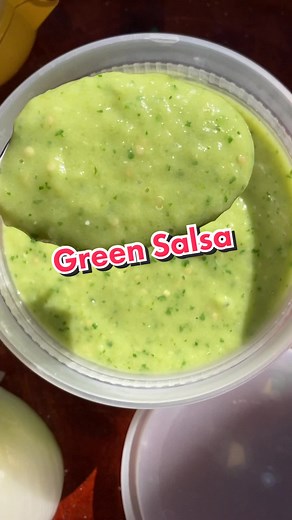 Green vs. Red Salsa: A Spicy Showdown