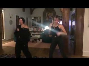 Miley Cyrus and Noah Cyrus dancing (2019)