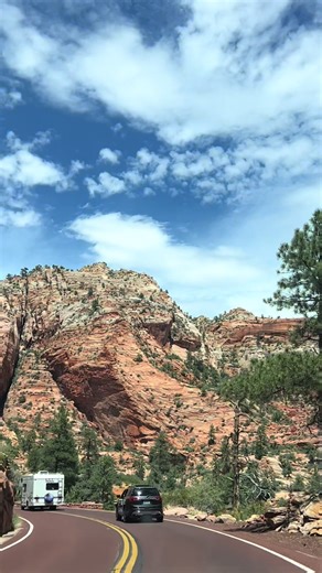 📍UT-9, Zion National park, Utah #Usa #westcoast #nationalparks #foru #perte #traveltiktok #travel #statiuniti #roadtrip #ontheroad #aesthetics