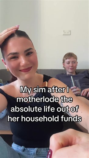 Maximize Household Funds in Sims 4 Gameplay