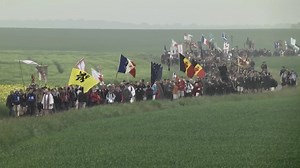 13K views · 749 reactions |  PENTECÔTE 2022 : TOUS SUR LES ROUTES DE CHARTRES ! ⤵️ | Notre-Dame de Chrétienté | Facebook