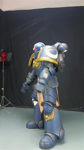 Warhammer 40K Space Marine Robot suit cosplay costumes for adults to wear, The action is very flexible, including voice changers and lights. We can customize any robot suit！Tailor-made robot suits.If you are interested, you can send me a private message #cosplay #cosplayer #spacemarines40k #warhammer #spacemarine