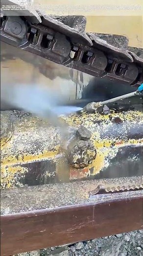 Blasting the Mud Away: Why a Clean Undercarriage Keeps Heavy Iron Rolling