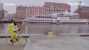 This inflatable helmet is perfect for bicyclists