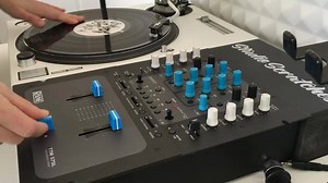 A short demo video (not a tutorial by any means) for SoS student Dan who wants to do the A6 Autobahn / BabyBahn, in regular crossfader style using the twiddle technique. I scratch reverse so this feels odd to me! Good to stretch outside the comfort zone! Preview the full A6 Autobahn tutorial here: http://schoolofscratch.com/a6-autobahn-6-notes/ | School of Scratch