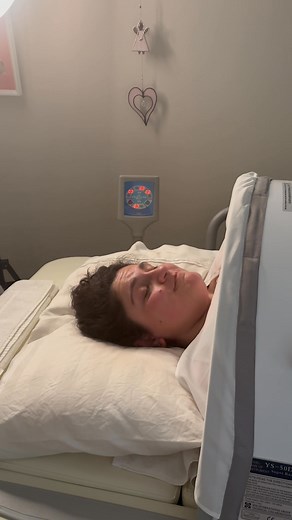 🌸 Lymphatic Drainage Massage /Spinal Energetics Practitioner 🌸 🌸 with Catherine SOQI The Soqi Bed uses Far Infrared Ray (FIR) technology to deliver gentle, soothing, and rejuvenating thermotherapy without negative effects on the body. The FIR heat helps mobilise toxins stored in fat cells, as well as heavy metals circulating in the bloodstream, allowing them to be released through improved circulation and perspiration. This makes the Soqi Bed an ideal piece of high-tech wellness equipment for