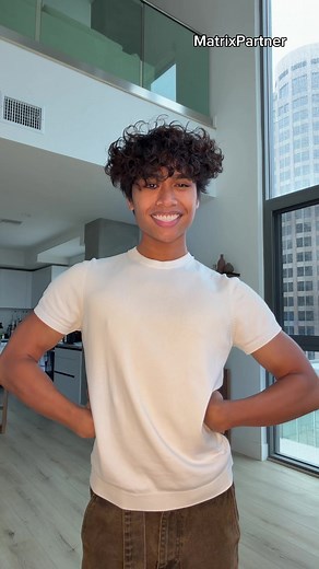 Achieve Bouncy and Hydrated Hair with A Curl Can Dream