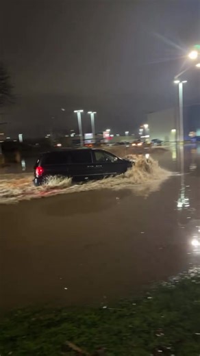 When it rains it floods. #niagarafalls #flood #rain #floodwarning #rainfall