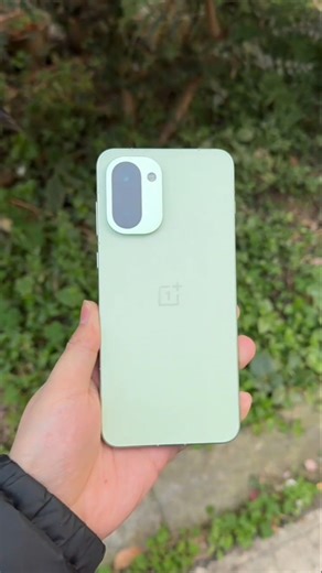 Downgrade? OnePlus 15r #tech #oneplus