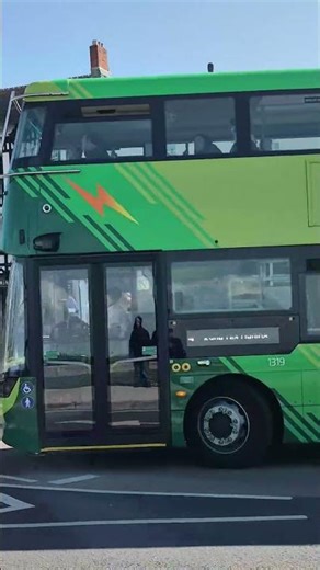 Southern Vectis Bus 1319 - (HW26 FFL)