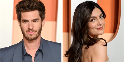 Andrew Garfield werd zoenend gespot met Monica Barbaro tijdens Oscar-feest