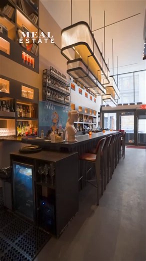 NBC’s Open House on Instagram: "Property: VINILE Chophouse, an Italian-inspired steakhouse and vinyl listening restaurant in Flatiron Address: 📍31 West 17th Street New York, NY 10011 Amenities: Prime steaks, handmade pastas, Italian seafood dishes, craft cocktails, extensive wine and amaro selection & vinyl-driven sound system 🎶🥩🍷 Founded by hospitality veterans Kevin and Sofia Flannery of the Vinyl Steakhouse group, VINILE Chophouse dovetails classic chophouse dining with a deep appreciatio