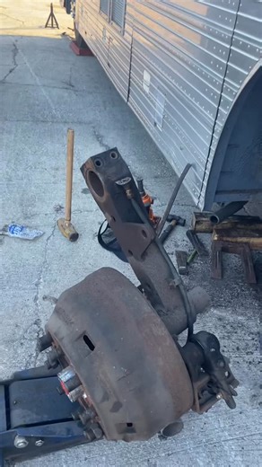 Silver Eagle Sessions on Instagram: "Leveling: Part 3 Got one tag torsion arm off, cleaned up and prepped to reinstall. Got the other side stripped down and moving a little but she just wouldn’t come free for us before dark, so we’re back on it tomorrow. . . #suspension #restoration #mechanic #heavy #axle"