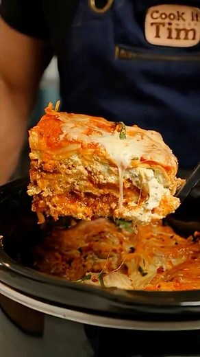 Crock Pot Lasagna #easyrecipes #slowcookerlasagna #weeknightdinners