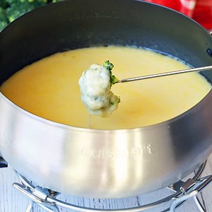 What’s the Secret Trick to Perfect Cheese Fondue at Home?