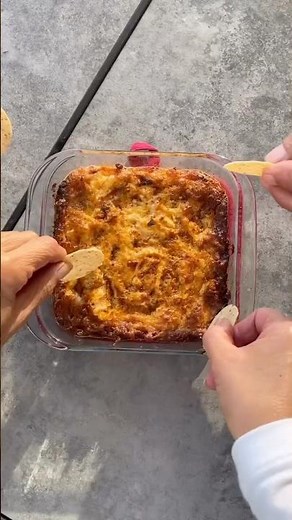 🦀✨ The freshest crab dip ever — straight from the bay to the tray.