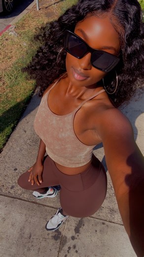 Lisa Yaro on Instagram: "Hiiii ☺️👋🏾 it’s been a while 🩷"