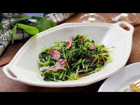 [Stir-fried pea sprouts and bacon with peperon] Save money with pea sprouts! When you want one mo...