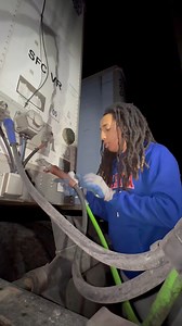 I can show you a thing or two😎🫡💪🏽🤝🏽 #trucking #howto #chrisgotta100rounds #truckingtips #help #cdl #truckingjobs #connection #hoses #satisfying #satisfyingvideos #cdltraining | Christopher Walton