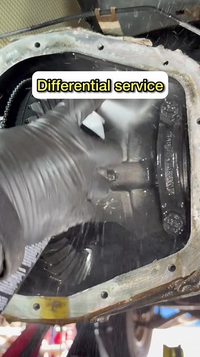 12 Steps for Rear Differential Service on Ford Truck
