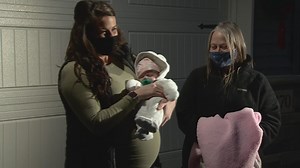 Double-pregnancy miracle: mom and grandma deliver two babies to one family
