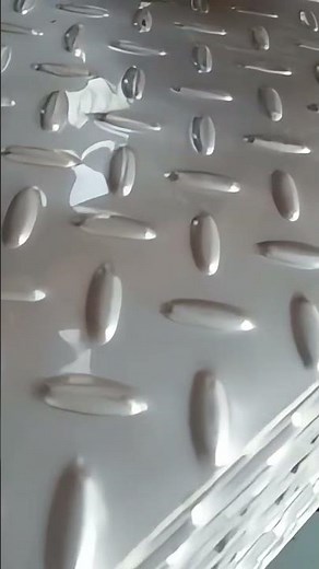 Stainless steel anti-slip plates can be used for stair treads,warehouse floors