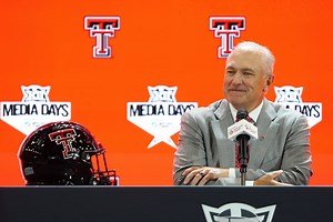 "Mike Leach changed the game of football" - Texas Tech's Joey McGuire gets emotional on legendary HC's inclusion in Hall of Fame